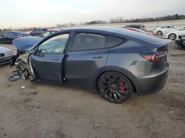 7SAYGDEF9PF590121 2023 TESLA MODEL Y - Image 2