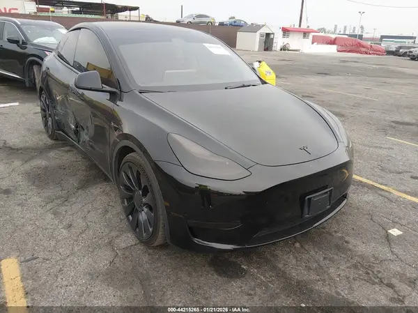 7SAYGDEF9PF602557 2023 TESLA MODEL Y - Image 1