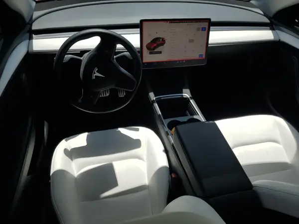 7SAYGDEF9PF611338 2023 TESLA MODEL Y - Image 8