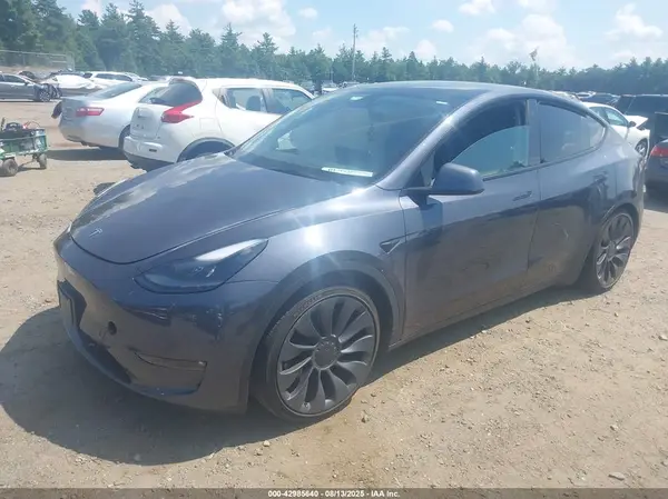 7SAYGDEF9PF614739 2023 TESLA MODEL Y - Image 2