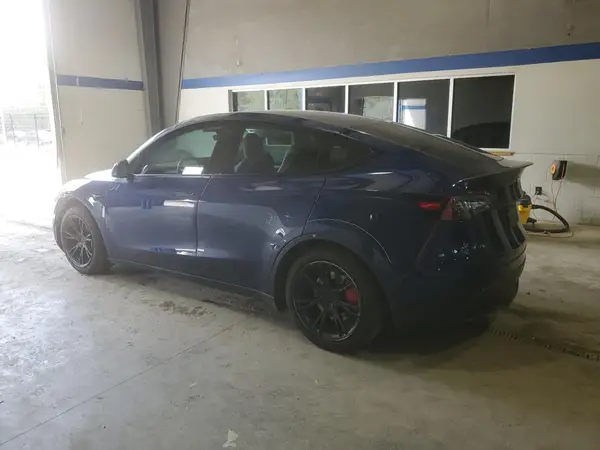 7SAYGDEF9PF619410 2023 TESLA MODEL Y - Image 2