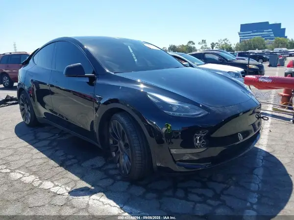 7SAYGDEF9PF635882 2023 TESLA MODEL Y - Image 1