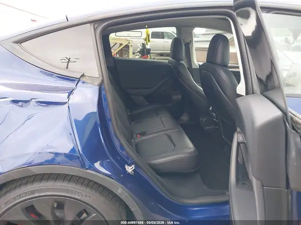 7SAYGDEF9PF664833 2023 TESLA MODEL Y - Image 8
