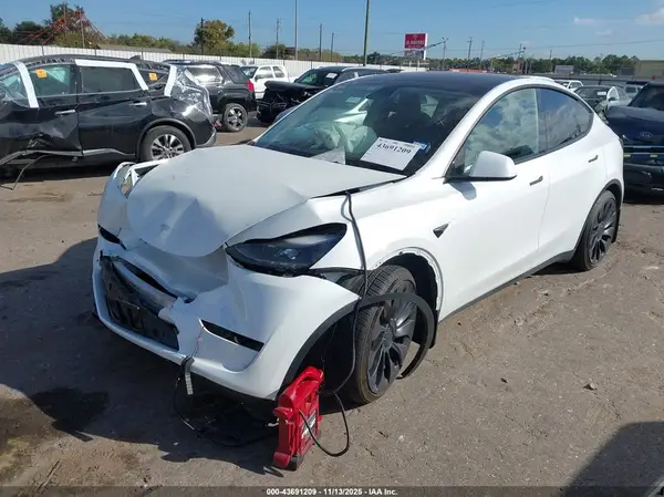 7SAYGDEF9PF665514 2023 TESLA MODEL Y - Image 2