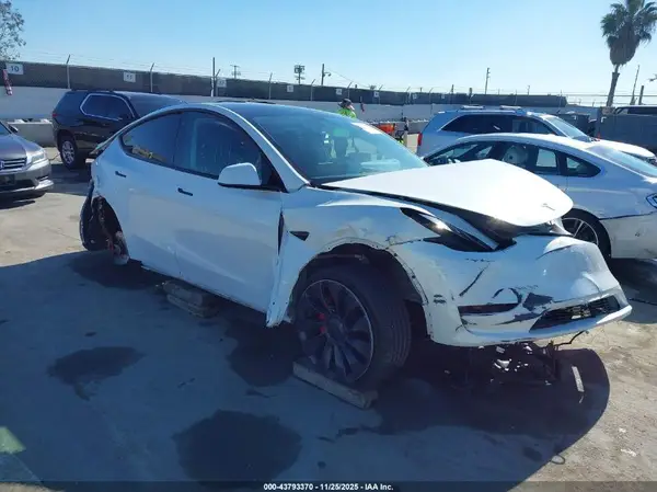 7SAYGDEF9PF682703 2023 TESLA MODEL Y - Image 1