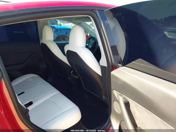 7SAYGDEF9PF688307 2023 TESLA MODEL Y - Image 8