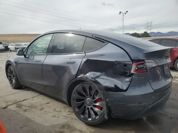7SAYGDEF9PF695810 2023 TESLA MODEL Y - Image 2