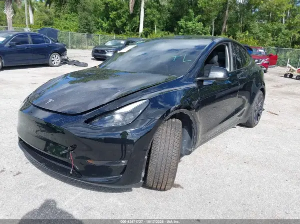 7SAYGDEF9PF710418 2023 TESLA MODEL Y - Image 2