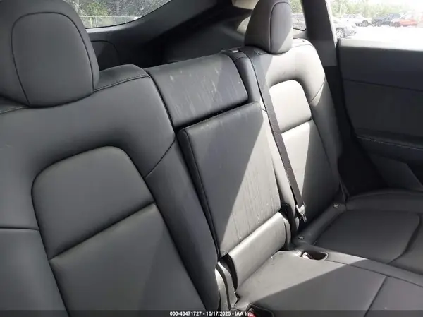 7SAYGDEF9PF710418 2023 TESLA MODEL Y - Image 8