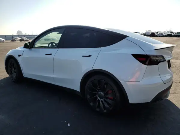 7SAYGDEF9PF738221 2023 TESLA MODEL Y - Image 2