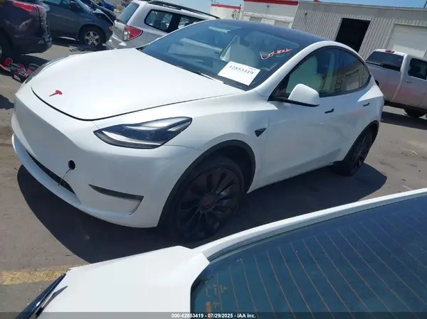 7SAYGDEF9PF740292 2023 TESLA MODEL Y - Image 2