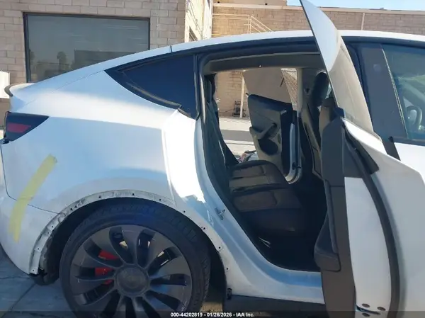 7SAYGDEF9PF778749 2023 TESLA MODEL Y - Image 8