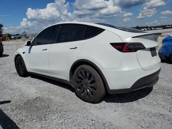 7SAYGDEF9PF790822 2023 TESLA MODEL Y - Image 2