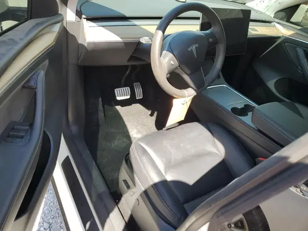 7SAYGDEF9PF790822 2023 TESLA MODEL Y - Image 8