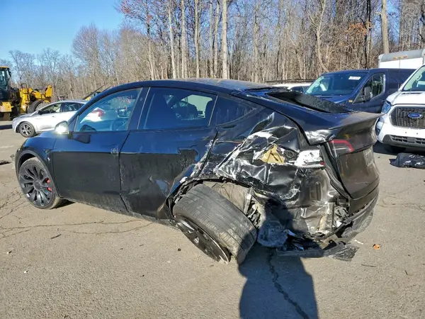 7SAYGDEF9PF791596 2023 TESLA MODEL Y - Image 2