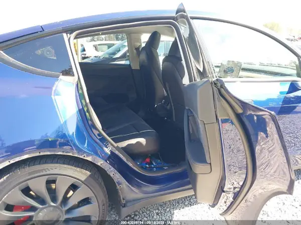 7SAYGDEF9PF804878 2023 TESLA MODEL Y - Image 8