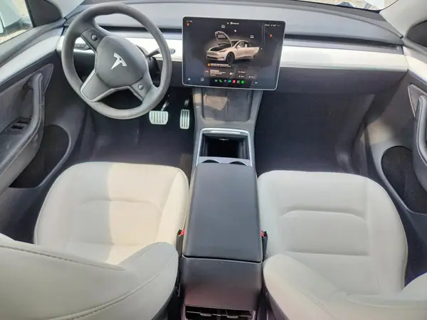 7SAYGDEF9PF812690 2023 TESLA MODEL Y - Image 8