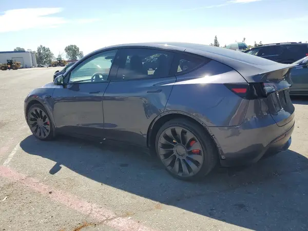 7SAYGDEF9PF814990 2023 TESLA MODEL Y - Image 2