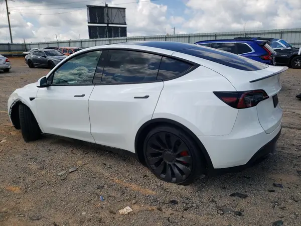 7SAYGDEF9PF829747 2023 TESLA MODEL Y - Image 2