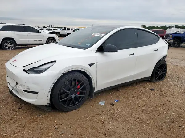 7SAYGDEF9PF832647 2023 TESLA MODEL Y - Image 1