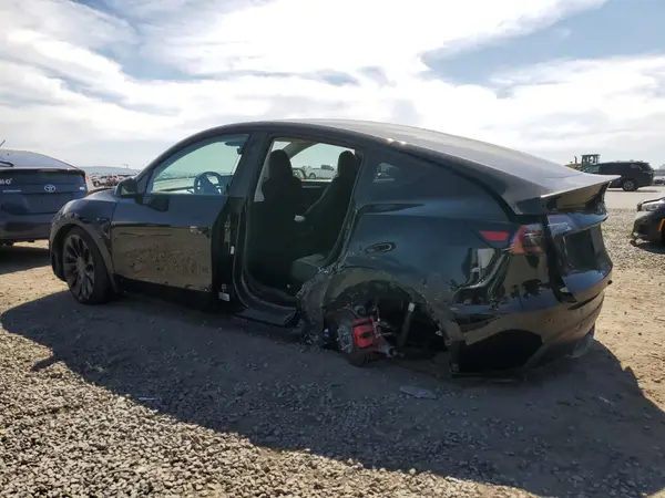 7SAYGDEF9PF835547 2023 TESLA MODEL Y - Image 2