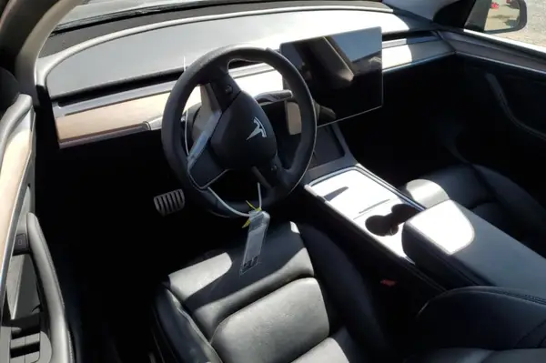 7SAYGDEF9PF835547 2023 TESLA MODEL Y - Image 8