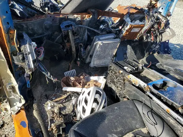 7SAYGDEF9PF844085 2023 TESLA MODEL Y - Image 8