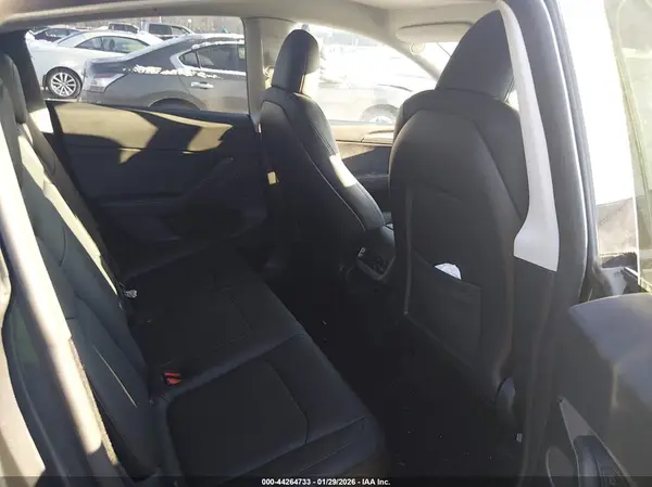7SAYGDEF9PF863381 2023 TESLA MODEL Y - Image 8