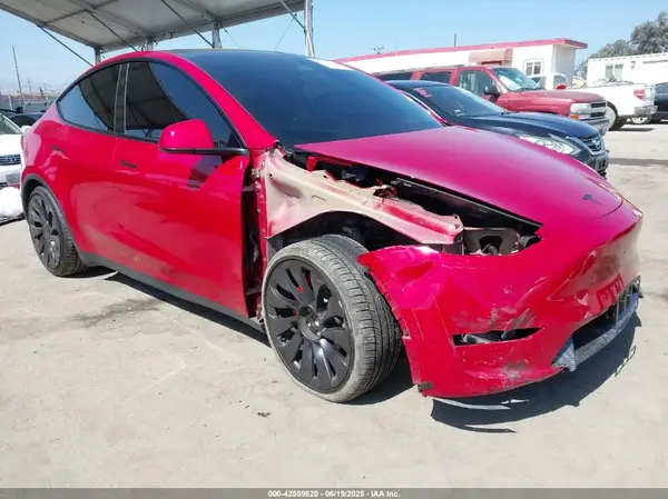 7SAYGDEF9PF864188 2023 TESLA MODEL Y - Image 1