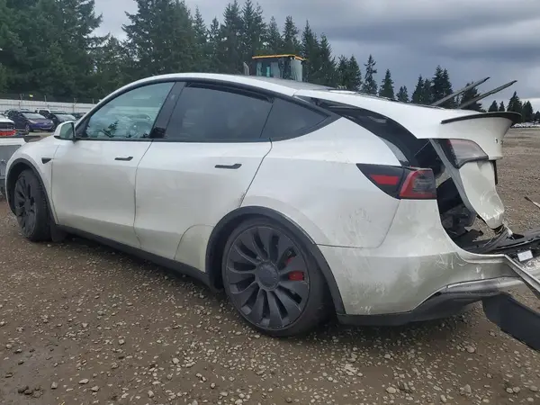 7SAYGDEF9PF872355 2023 TESLA MODEL Y - Image 2