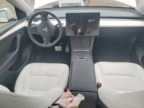 7SAYGDEF9PF872355 2023 TESLA MODEL Y - Image 8