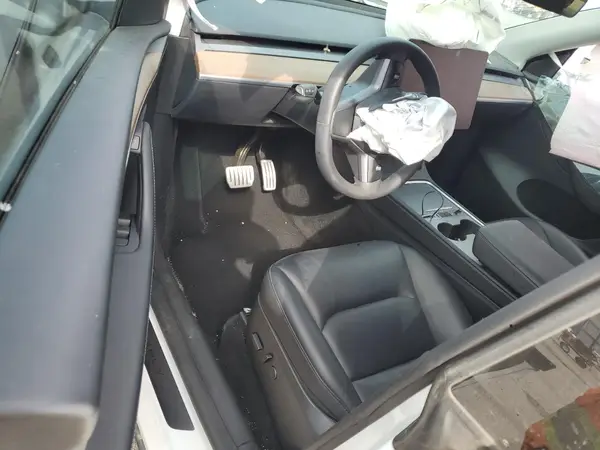 7SAYGDEF9PF887096 2023 TESLA MODEL Y - Image 8