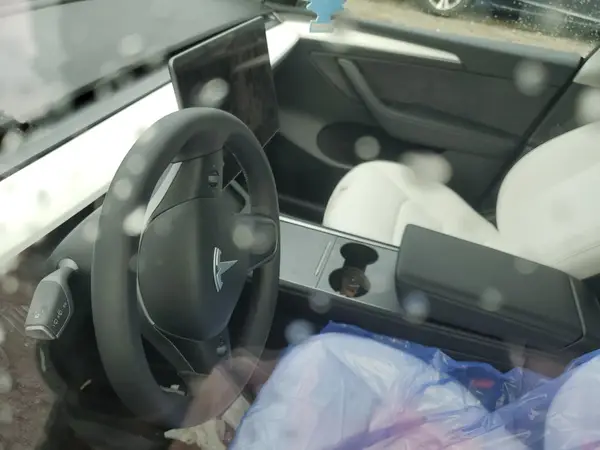7SAYGDEF9PF897076 2023 TESLA MODEL Y - Image 8