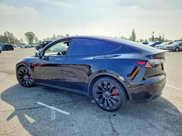 7SAYGDEF9PF902986 2023 TESLA MODEL Y - Image 2