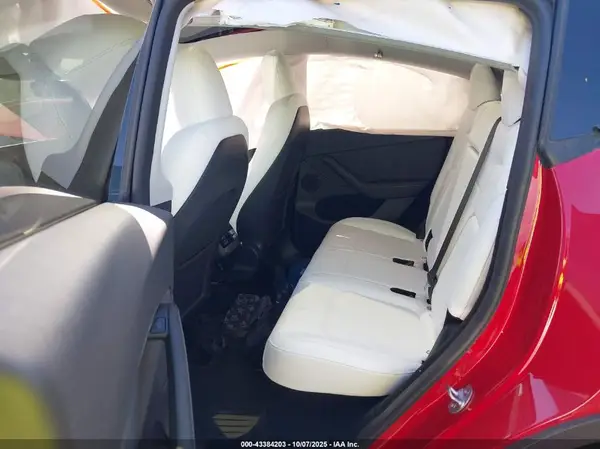 7SAYGDEF9PF924907 2023 TESLA MODEL Y - Image 8