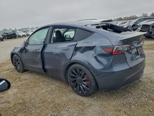 7SAYGDEF9PF930884 2023 TESLA MODEL Y - Image 2