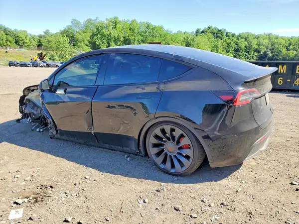 7SAYGDEF9PF957891 2023 TESLA MODEL Y - Image 2