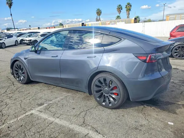 7SAYGDEF9PF965375 2023 TESLA MODEL Y - Image 2