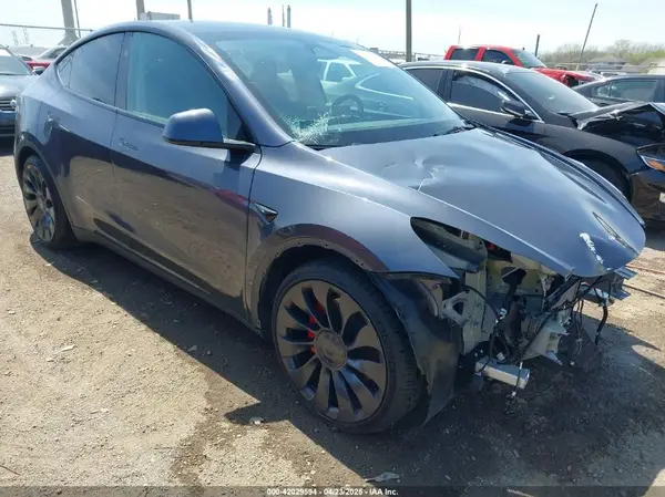 7SAYGDEF9PF972200 2023 TESLA MODEL Y - Image 1