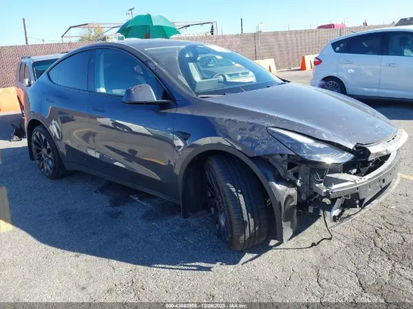 7SAYGDEF9PF972293 2023 TESLA MODEL Y - Image 1