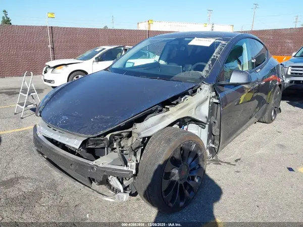7SAYGDEF9PF972293 2023 TESLA MODEL Y - Image 2