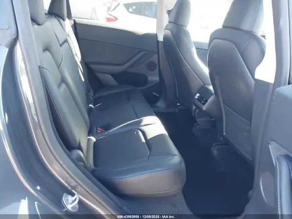 7SAYGDEF9PF972293 2023 TESLA MODEL Y - Image 8