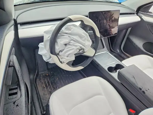 7SAYGDEF9PF979230 2023 TESLA MODEL Y - Image 8