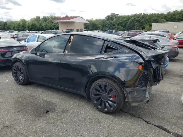 7SAYGDEF9RA268367 2024 TESLA MODEL Y - Image 2
