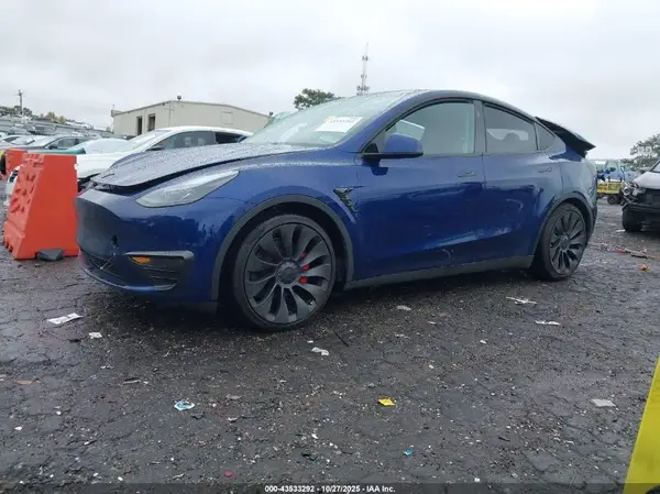 7SAYGDEF9RA274802 2024 TESLA MODEL Y - Image 2