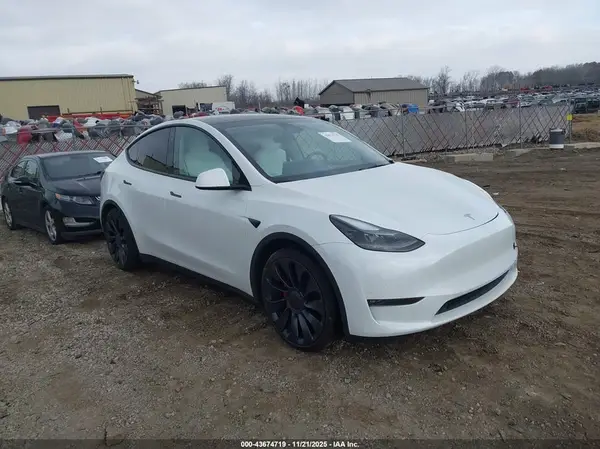 7SAYGDEF9RA281328 2024 TESLA MODEL Y - Image 1