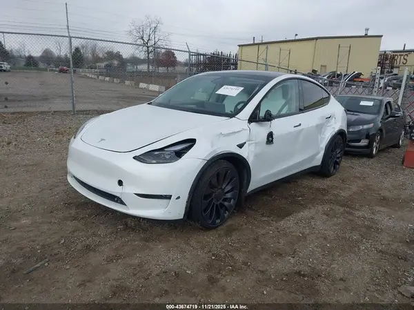 7SAYGDEF9RA281328 2024 TESLA MODEL Y - Image 2