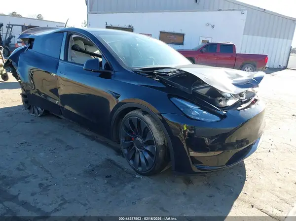7SAYGDEF9RA283323 2024 TESLA MODEL Y - Image 1