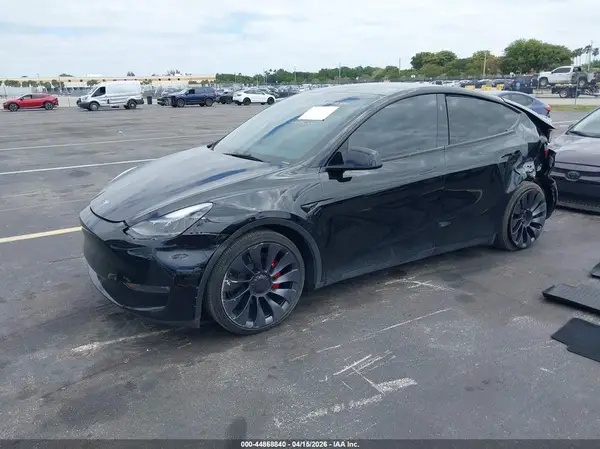 7SAYGDEF9RA285105 2024 TESLA MODEL Y - Image 2