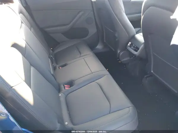 7SAYGDEF9RA295956 2024 TESLA MODEL Y - Image 8